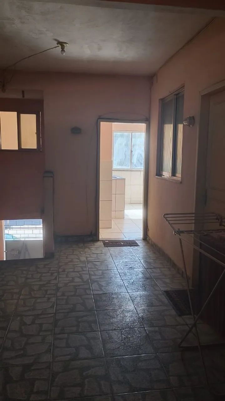 Aluga-se apartamento de 1 quarto em Realengo 