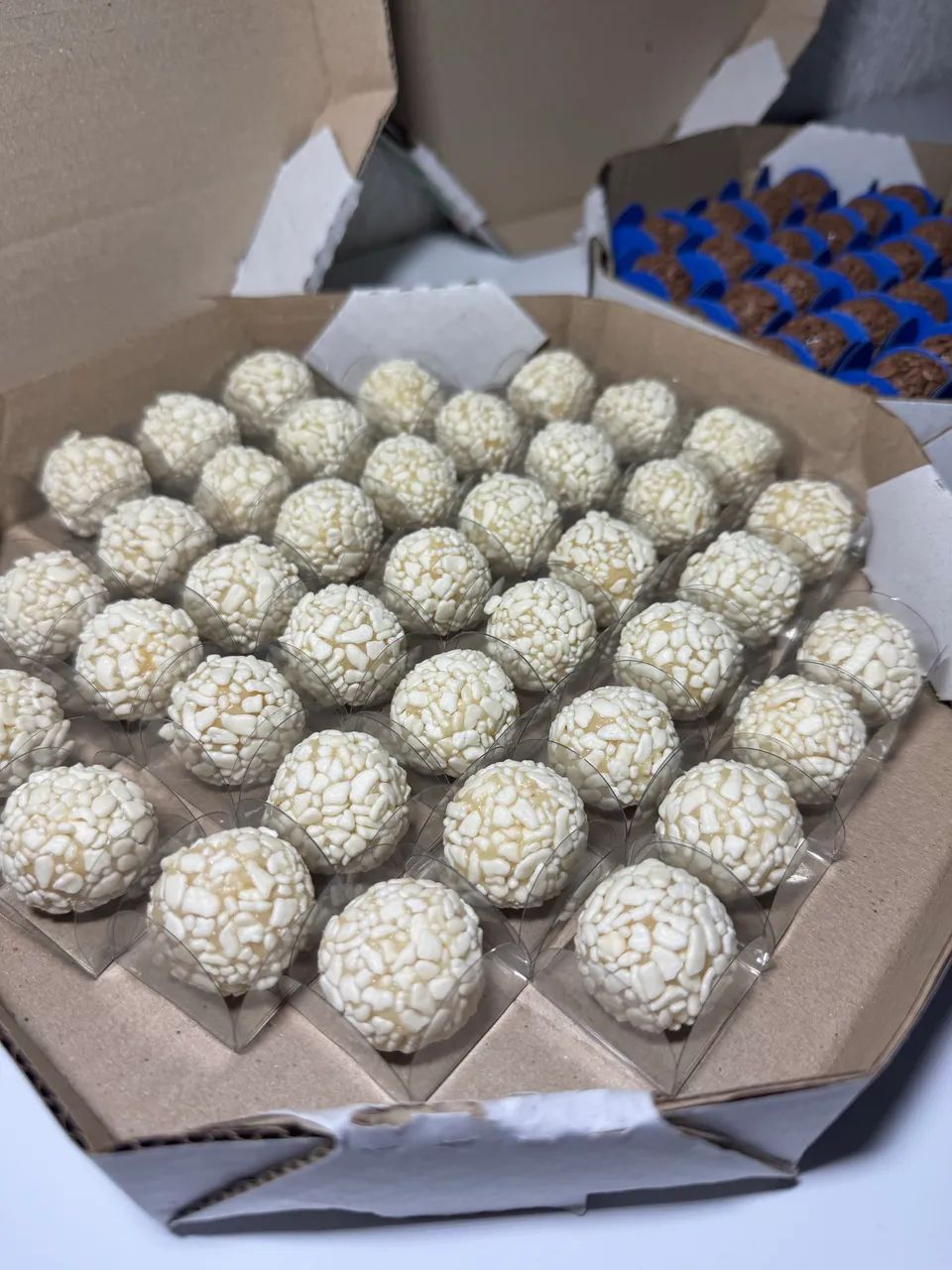 CENTO DE BRIGADEIROS  - Foto 2