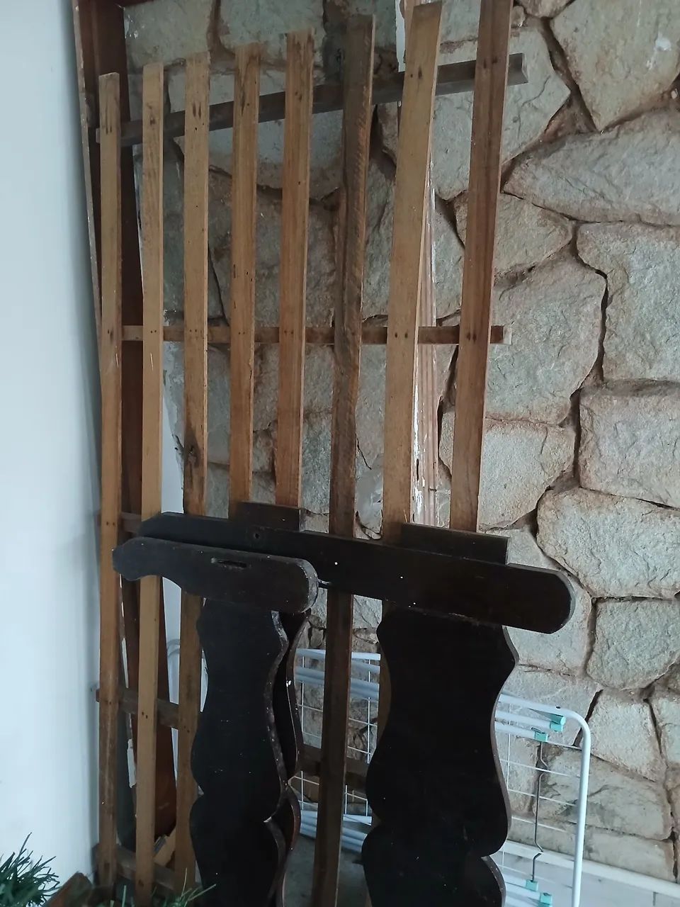 Cama solteiro de madeira legítima  - Foto 2