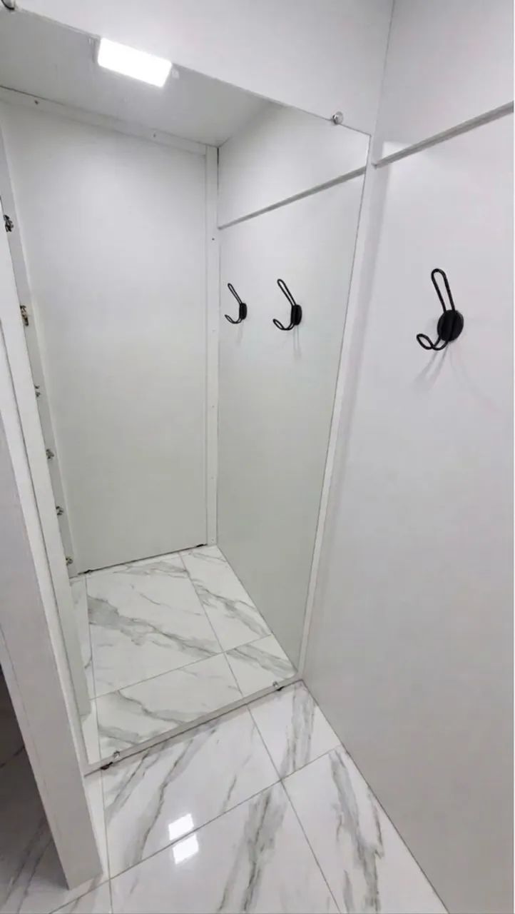 Provador de roupas mdf com 4 repartição e porta - Foto 2