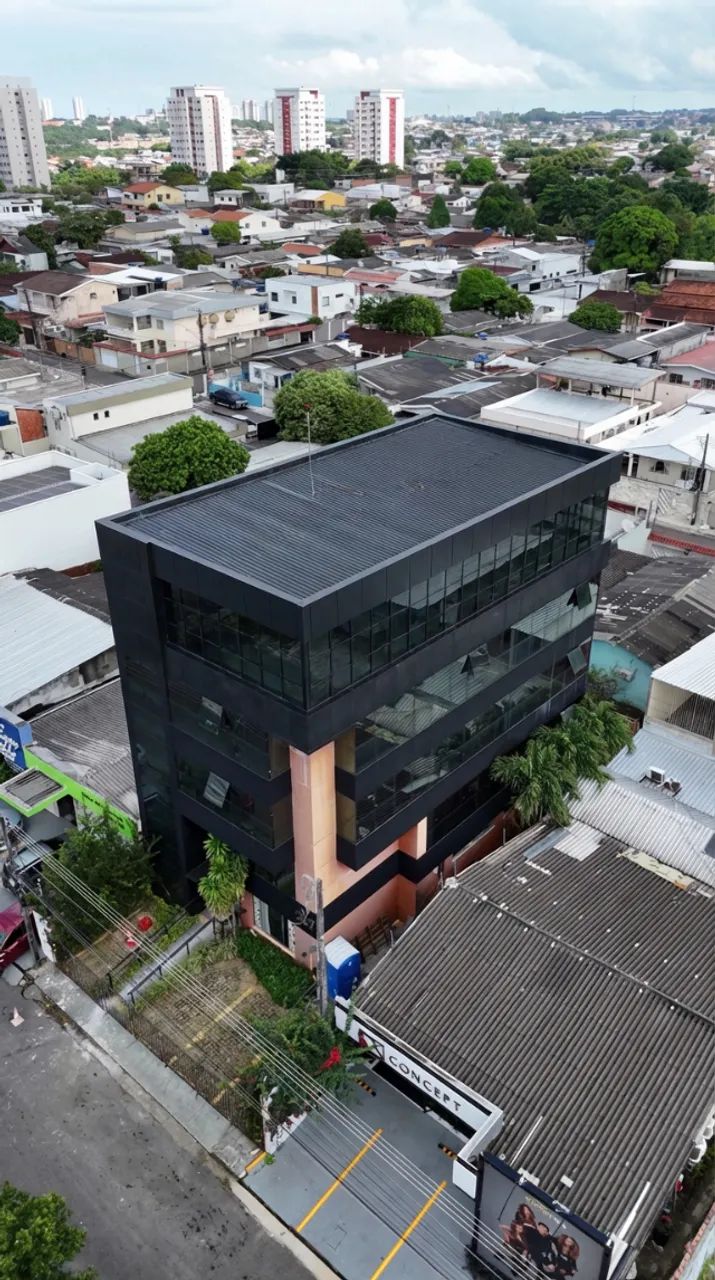 PRÉDIO COM 4 PAVIMENTOS, 741M2 DE ÁREA, ELEVADOR, ACADEMIA, CLÍNICAS