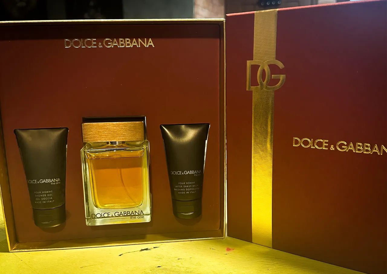 Perfume The One EDT + After Shave + Shower - Foto 2