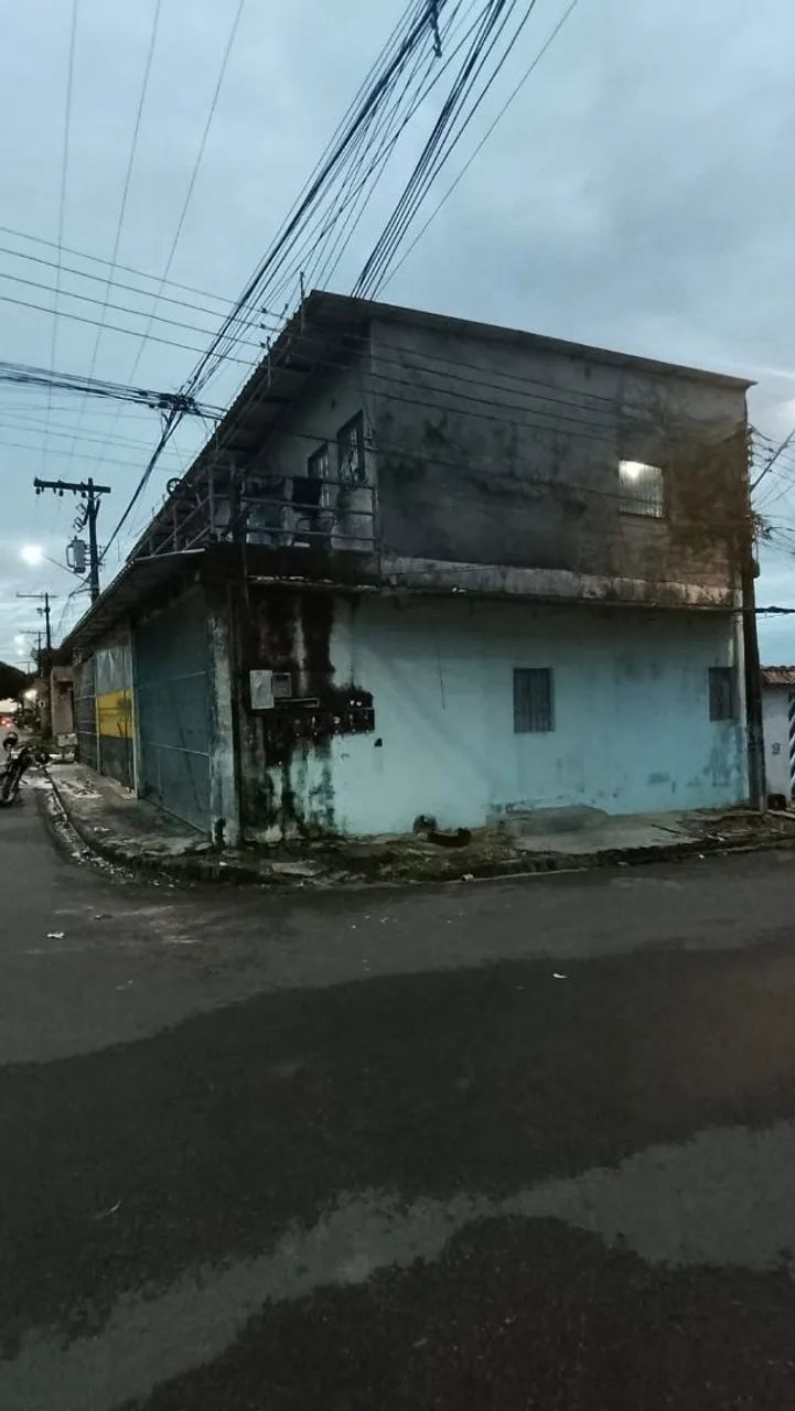 Prédio com 06 apartamentos