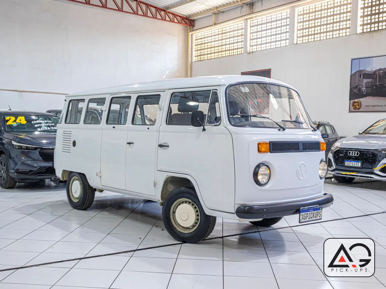 Volkswagen Kombi Standard/ Luxo/ Série Prata, foto 16 de 20