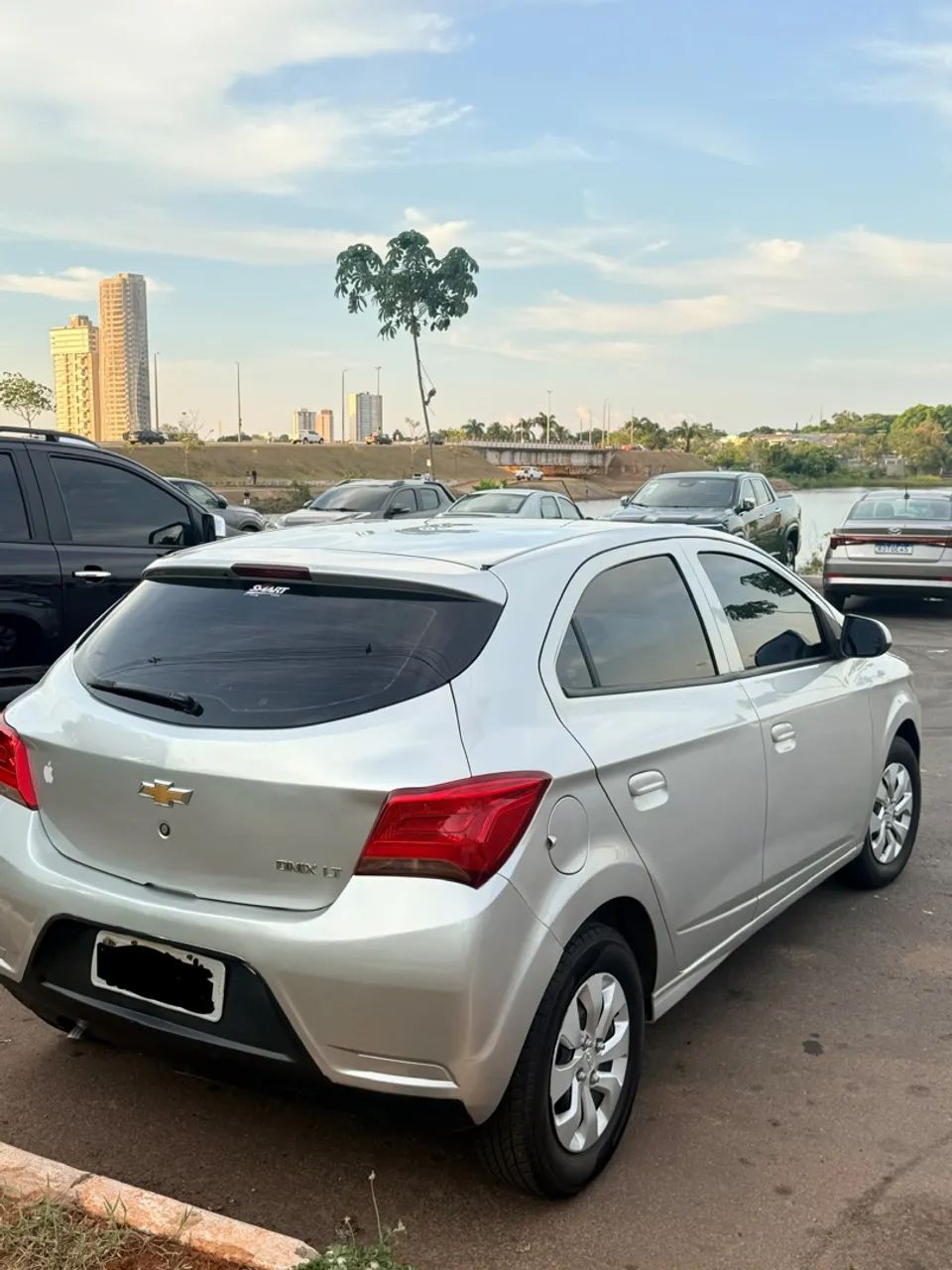 Chevrolet Onix Hatch LT 1.0 8V Flex Mec. 4P 2017 - Foto 3