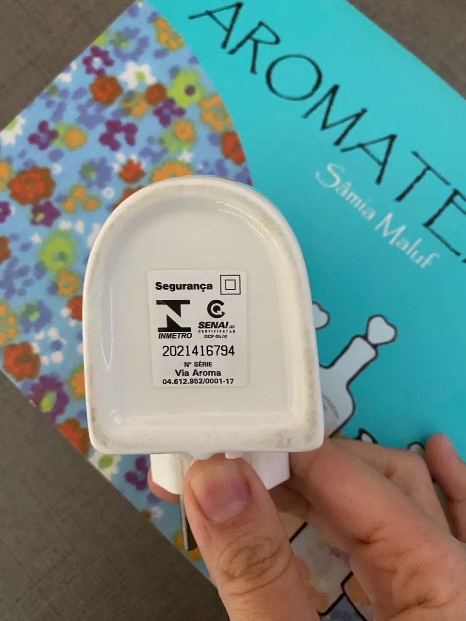Kit difusor elétrico via aroma e livro de aromaterapia Samia Maluf - Foto 2