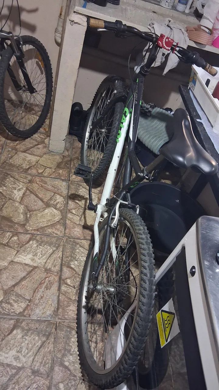 Duas bikes aro 26 - Foto 3
