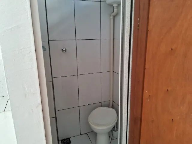 Alugo  Suítes Mobiliadas  para Homens  - Foto 5