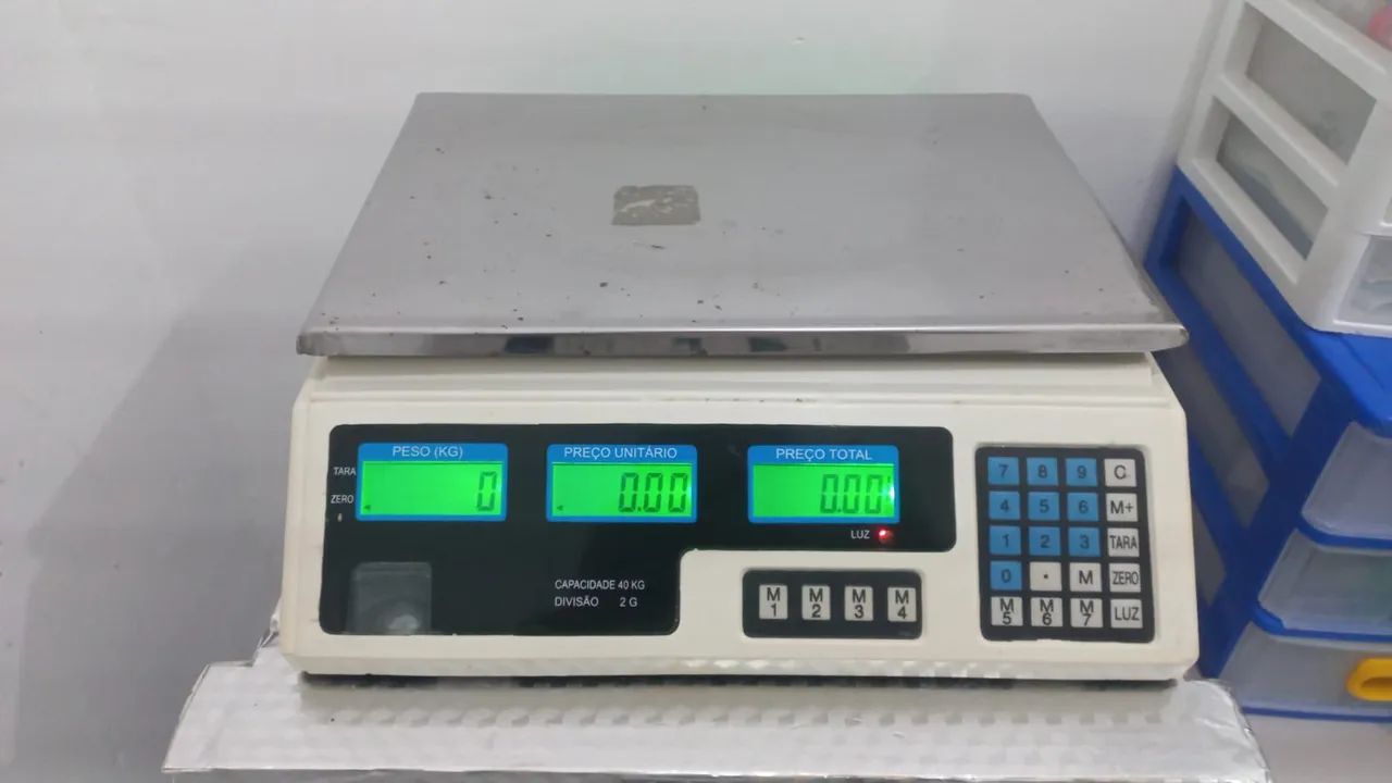 Balança digital, pesa até 40kg