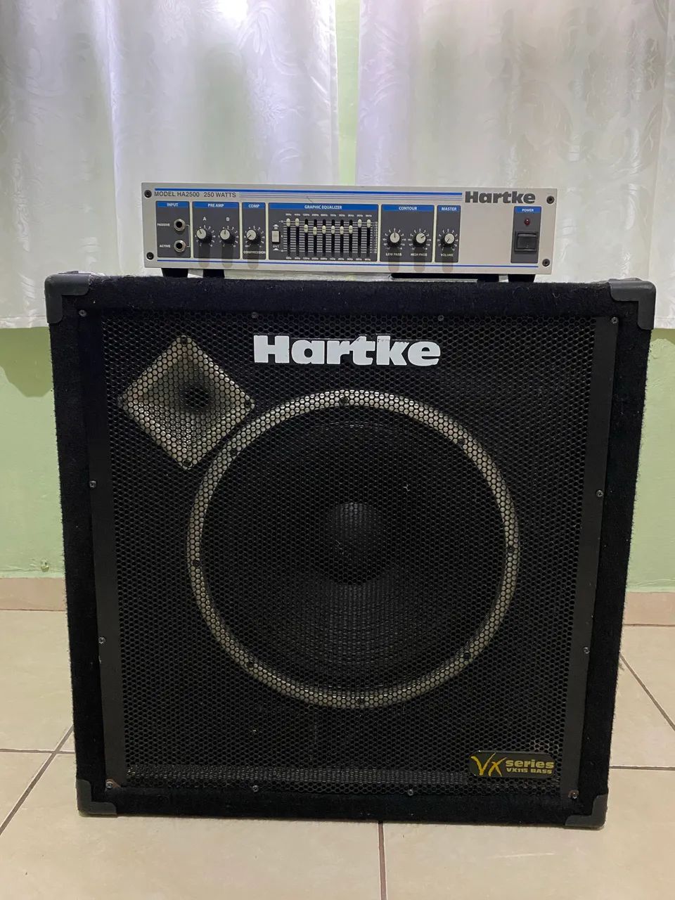 Amplificador de Baixo Hartke HA2500 + Caixa Hartke VX115 (350W)