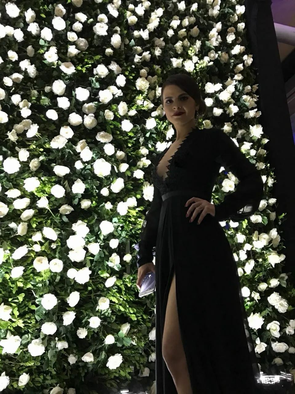 Vestido Longo Preto com Detalhes em Renda e Manga Longa - Foto 3
