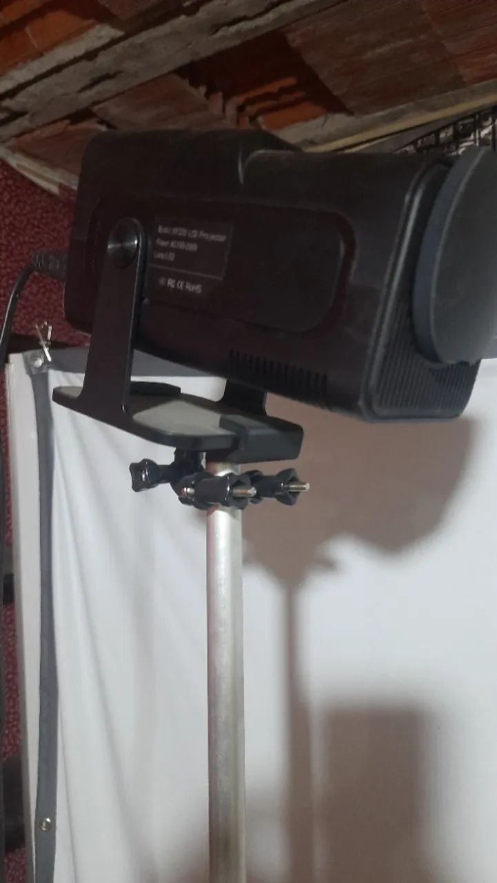 Projetor HY320 + tela de 150 polegadas + suportes 