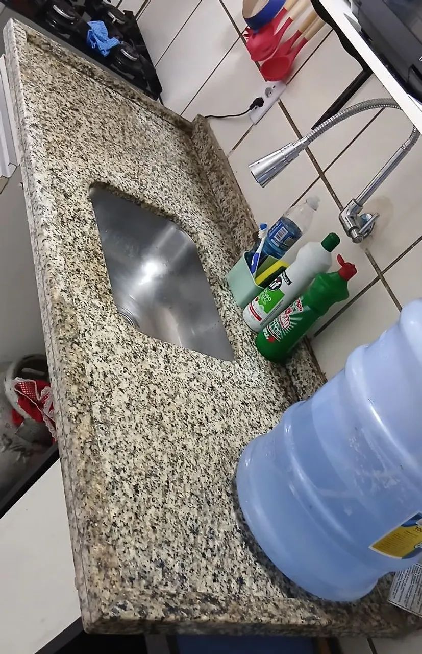 VENDO BALCÃO DE GRANITO COM CUBA MEDINDO: 140X 55, 5 1