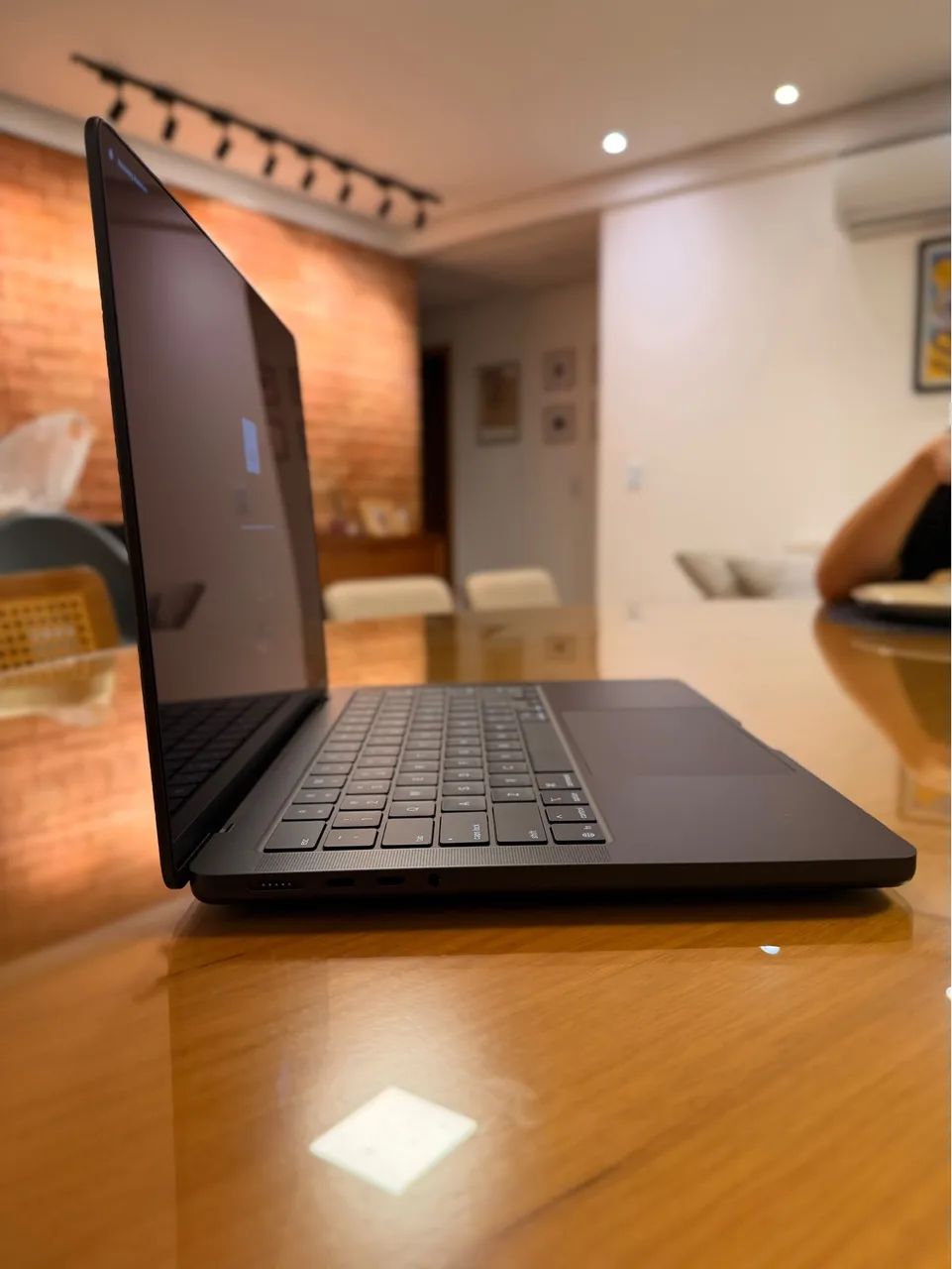 *MACBOOK PRO M5