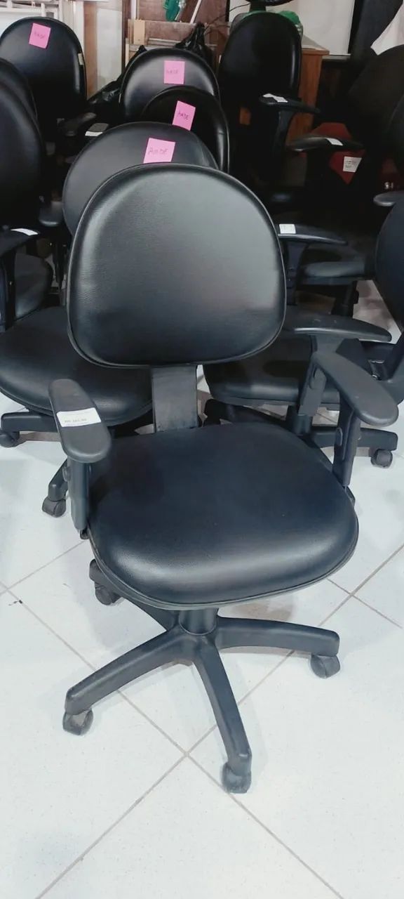 Cadeira de Escritorio Giratória