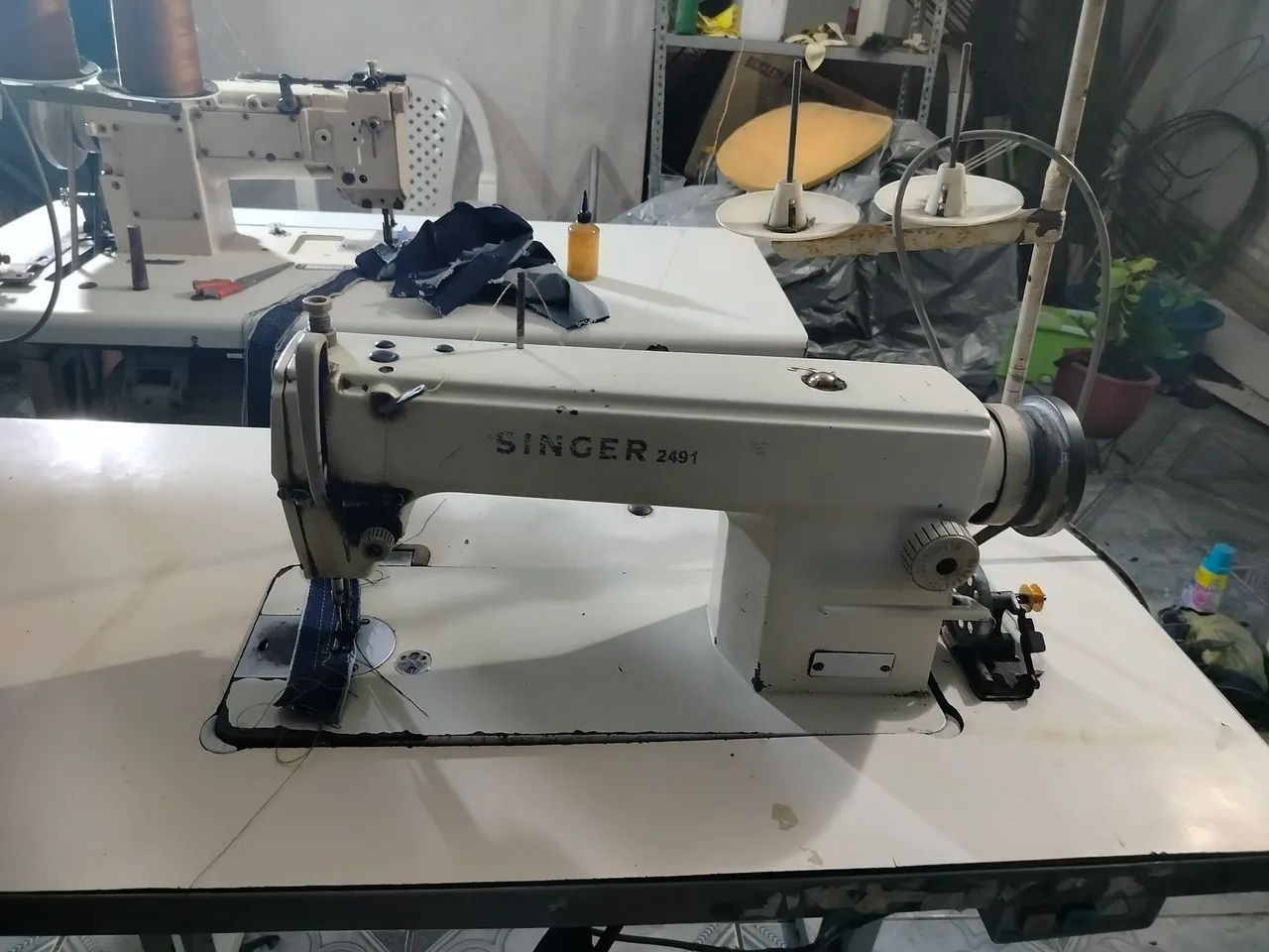 Máquina reta singer