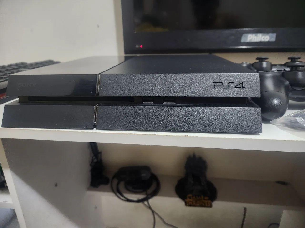 PS4 com 2 controles  - Foto 2