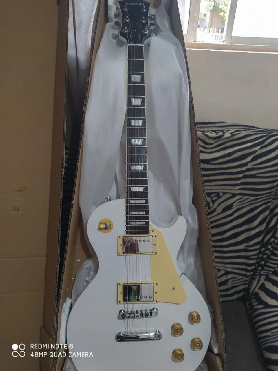 Guitarra Suzuki  - Foto 3
