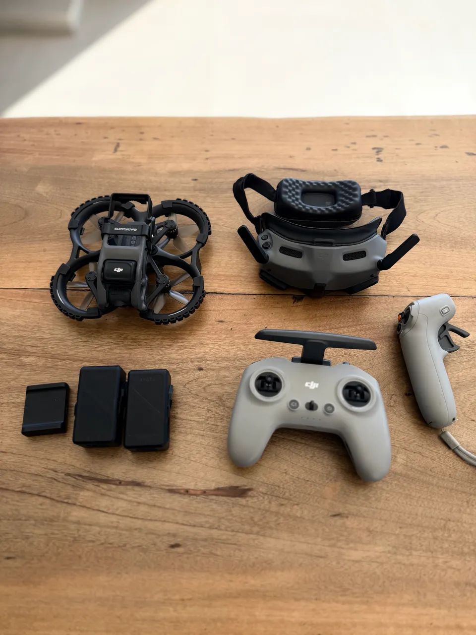 DJI AVATA 1 POUCO USADO COM 2 CONTROLES  - Foto 4