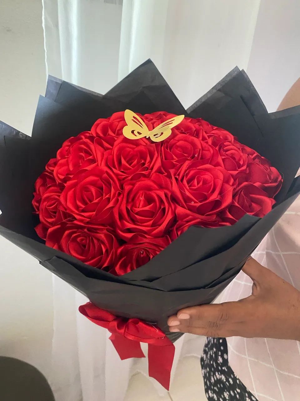 Buquê 27 rosas perfumadas 