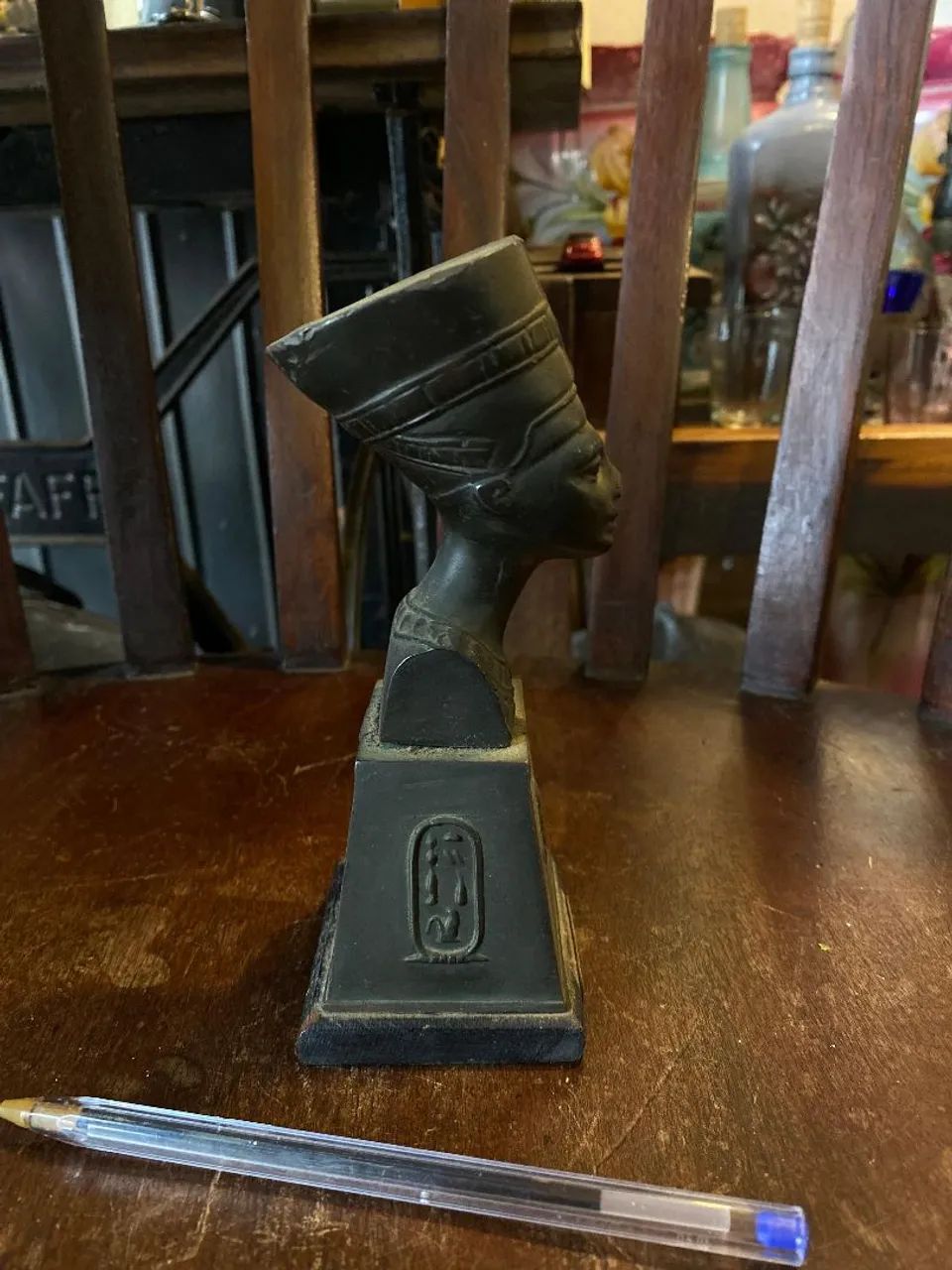 Antiga escultura representando busto de Nefertiti (ref:305) - Foto 4