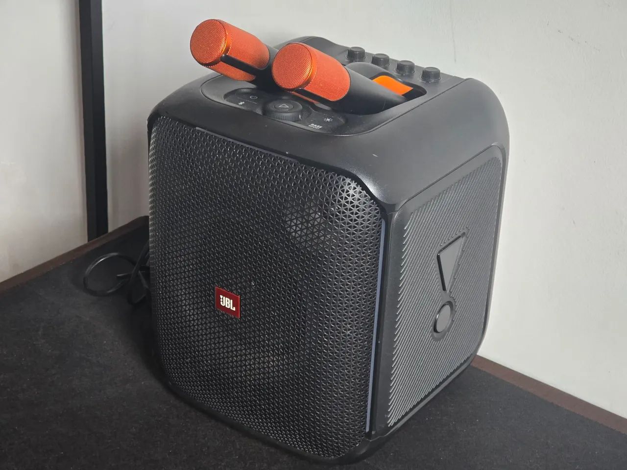 JBL Caixa de som com 2 microfones