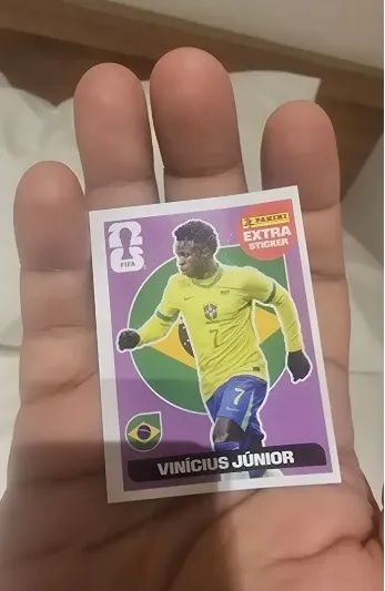 Figurinha Vinícius Júnior Legend roxa extra sticker