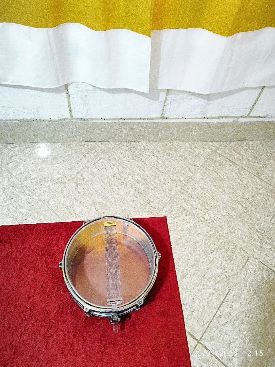 Vendo uma caixa de bateria em aço dorada @4 polegadas 6 afinação simples detalhes usada - Foto 2