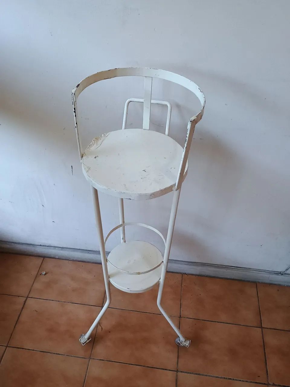 Banqueta antiga tipo floreira. - Foto 4
