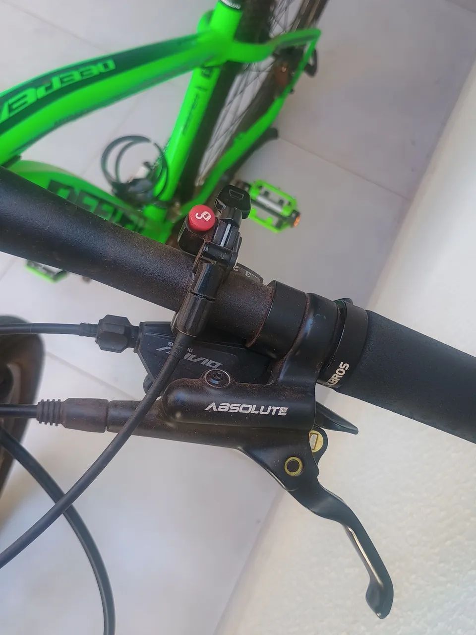 Vendo ou troco Bicicleta aro 29 (Pouco usada) - Foto 3