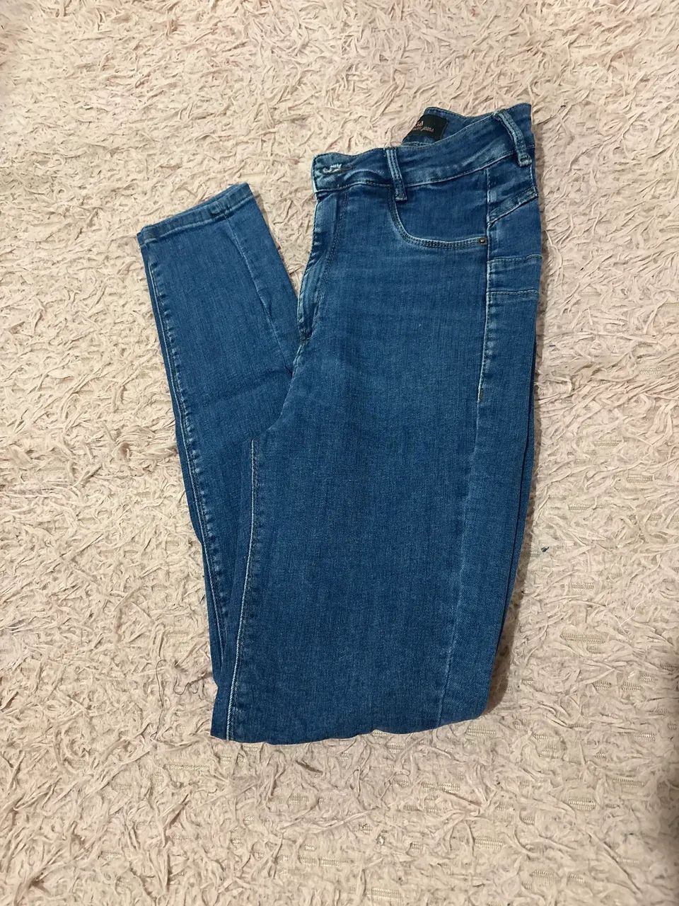 calça jeans skiny 