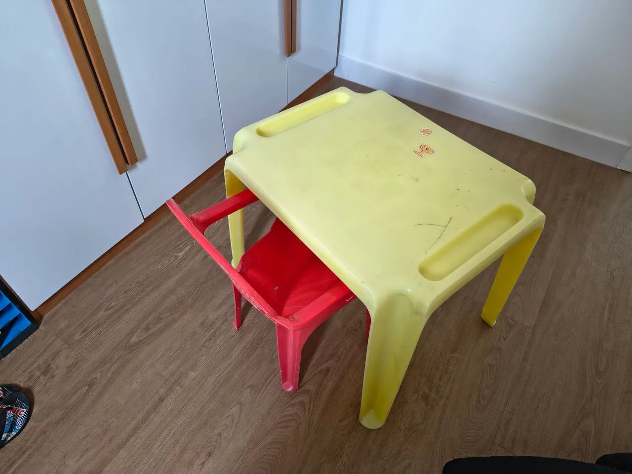 Mesa infantil plástica + cadeirinha  - Foto 2