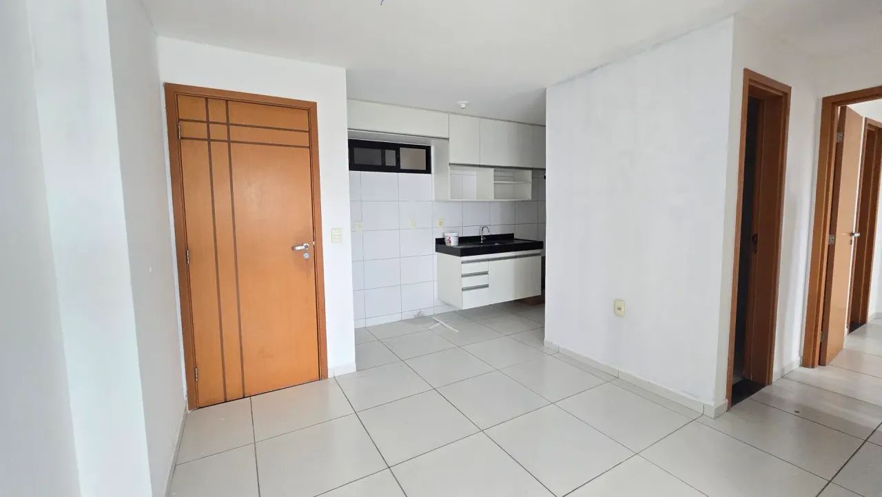 ALUGO APARTAMENTO COM 2/4 SENDO UM SUÍTE,  COM VARANDA! R$2.700,00 - Foto 3