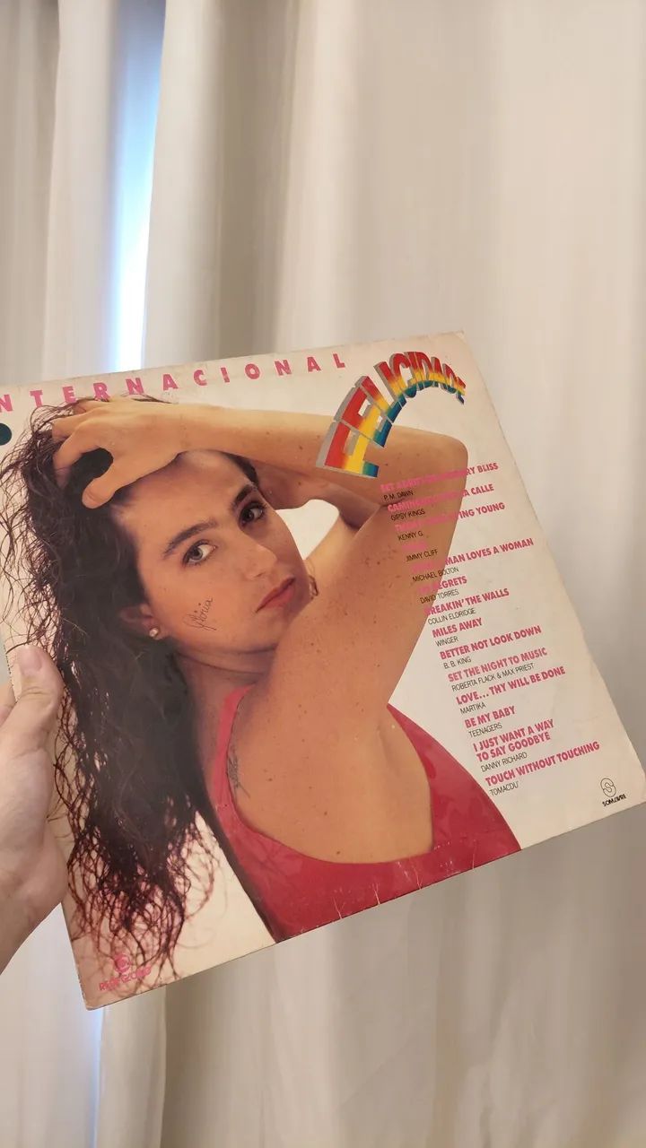 Disco Felicidade internacional 