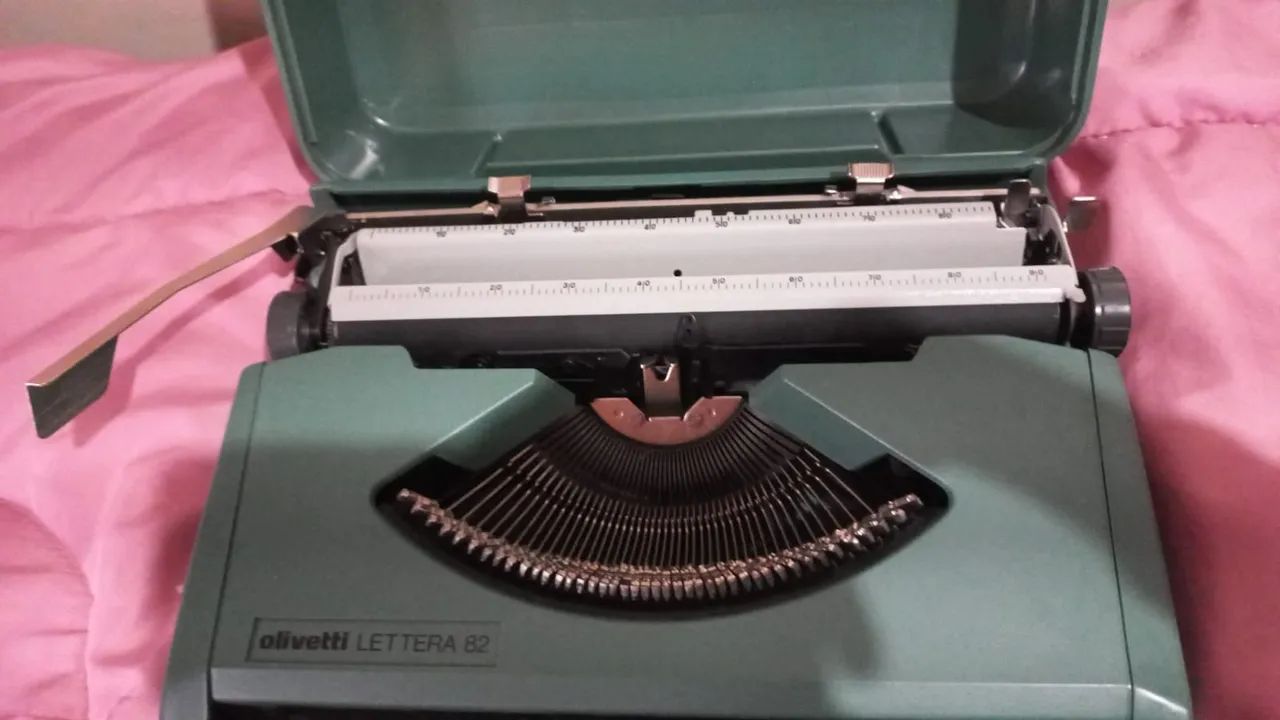Máquina de escrever Olivetti 82 - Foto 2