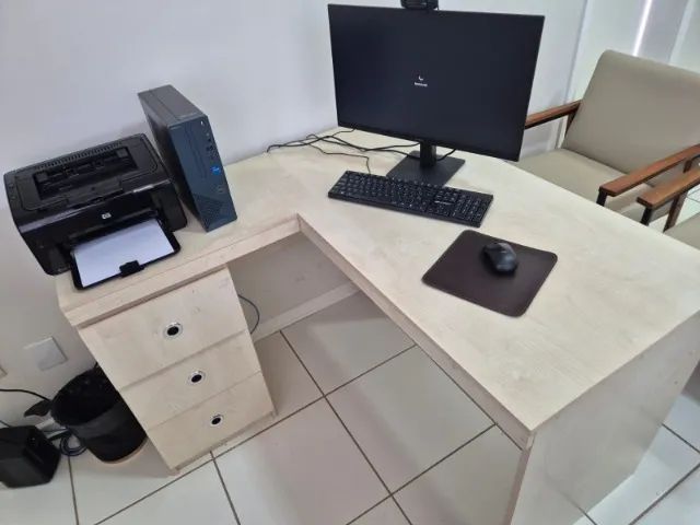 Mesa para escritório de madeira feita sob medida - Foto 2