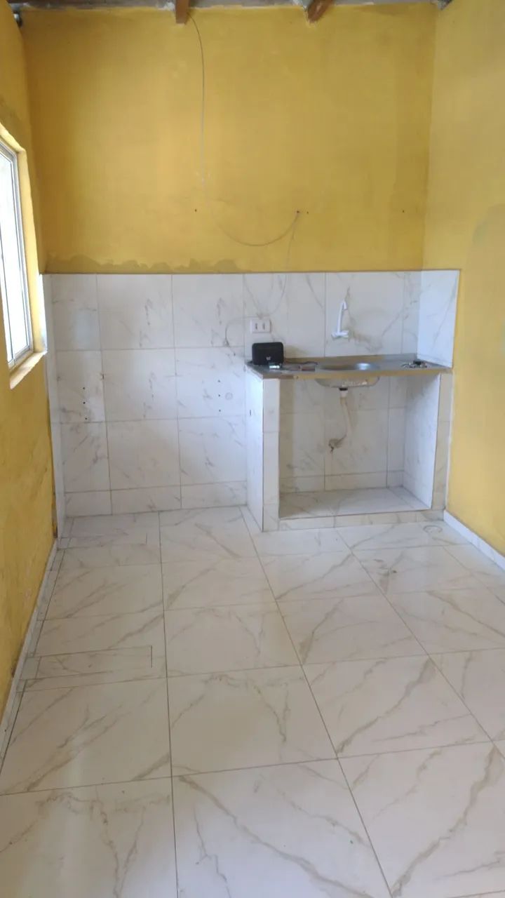 Casa: 1 quarto 1 sala 1 cozinha 1 banheiro contato: *25  - Foto 3