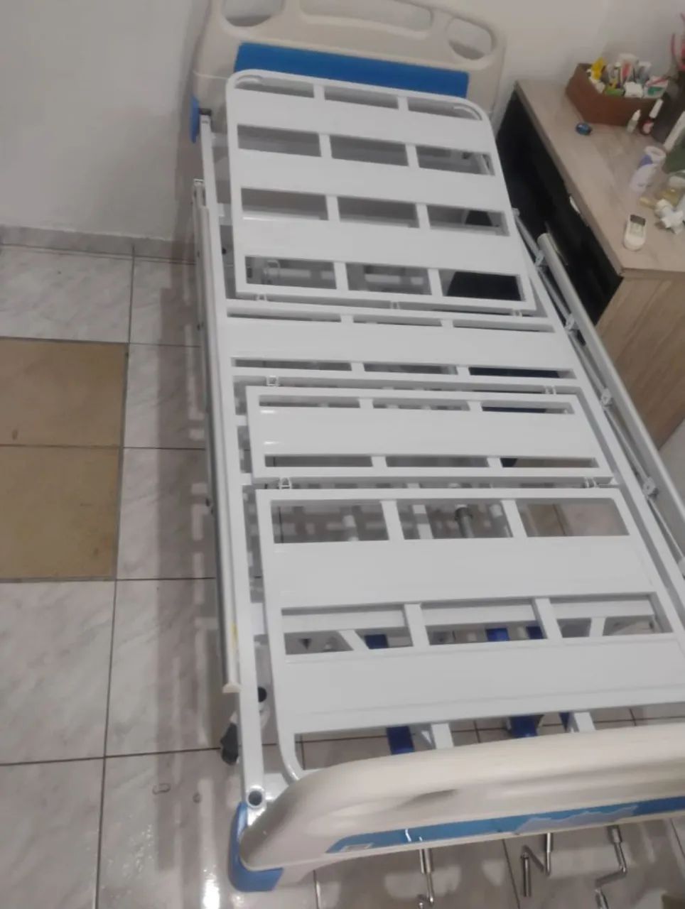 Cama hospitalar semi nova , pouco usada - Foto 4