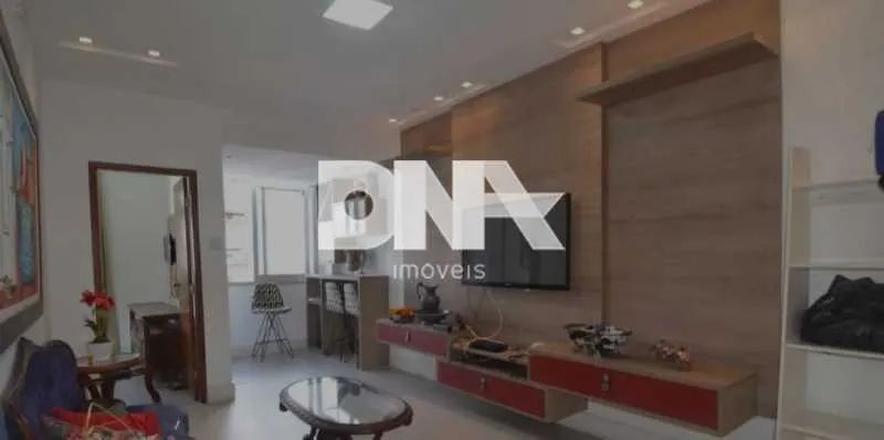 Apartamento - / Residencial / Copacabana