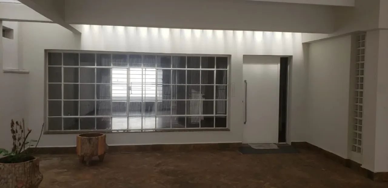 Imóvel comercial com 5 salas à venda em Bauru-SP.