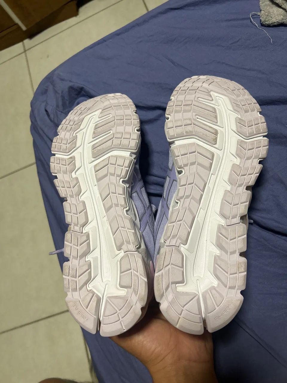 ASICS QUANTUM 180 FLY COR EXCLUSIVA - Foto 2