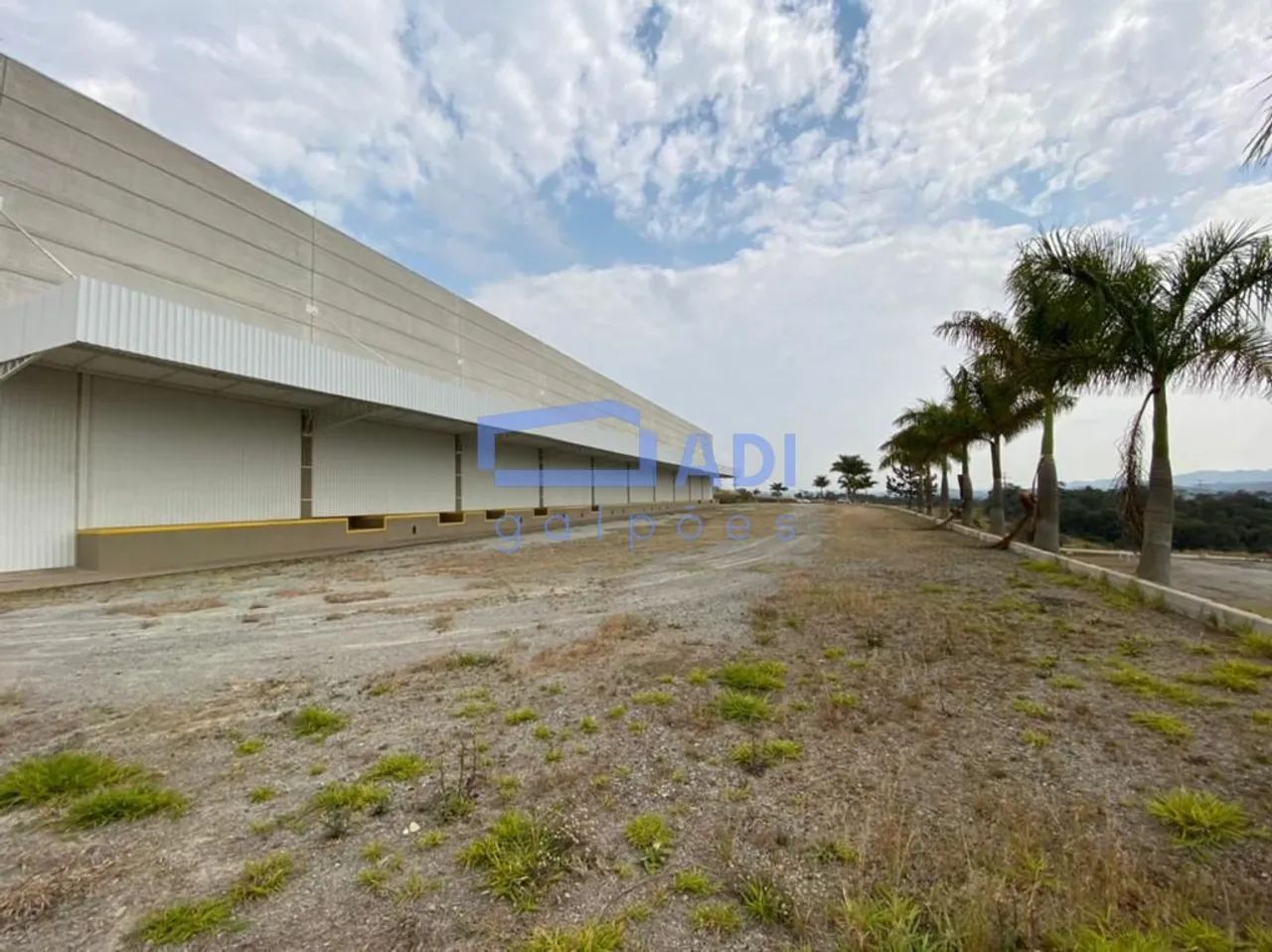 Galpão 10746 m² - Pé direito 12 m - Castello Branco - Araçariguama