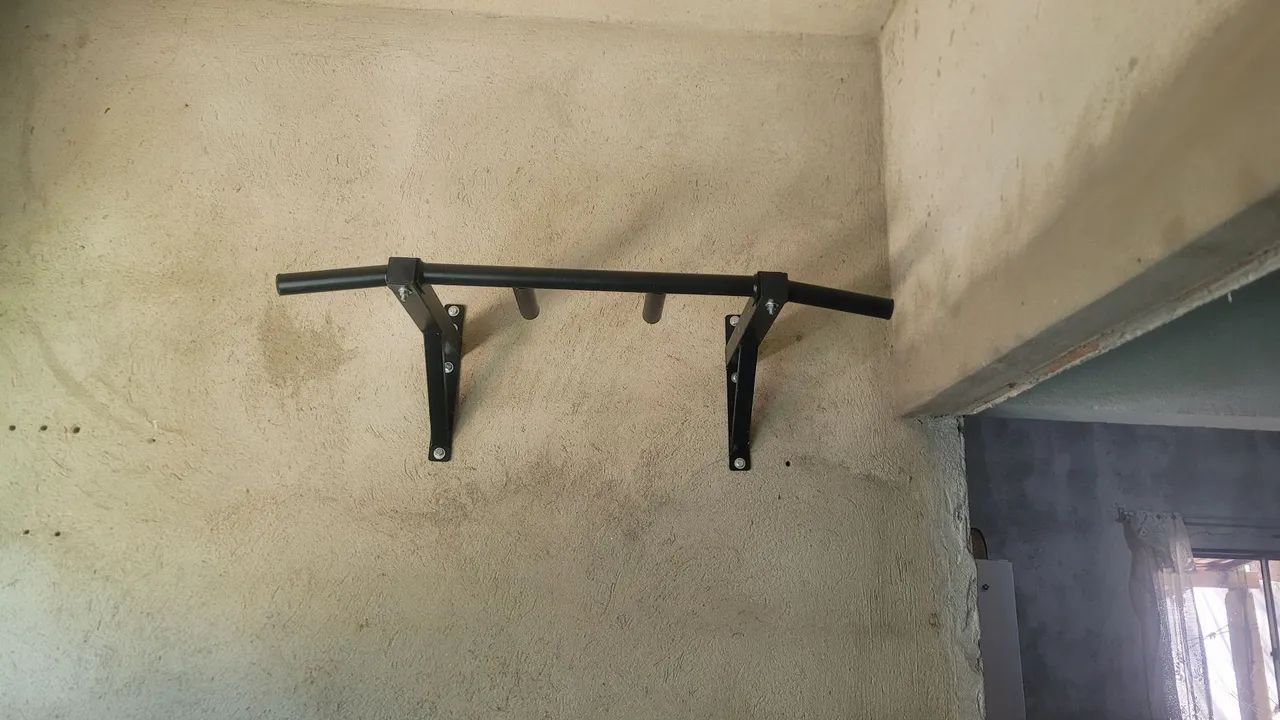 Barra fixa de parede 