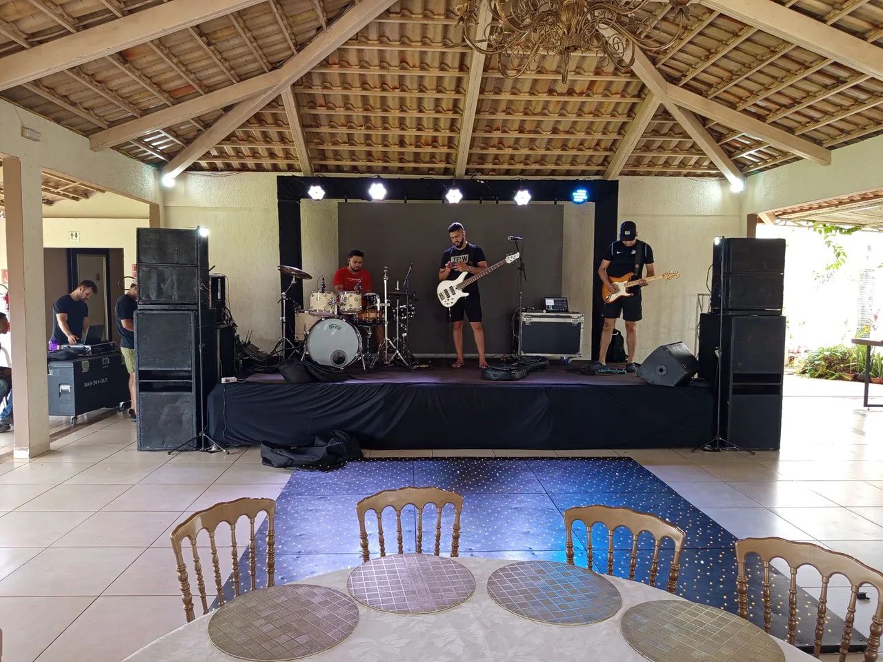 Locação de Sistemas de Áudio, luz e Palco