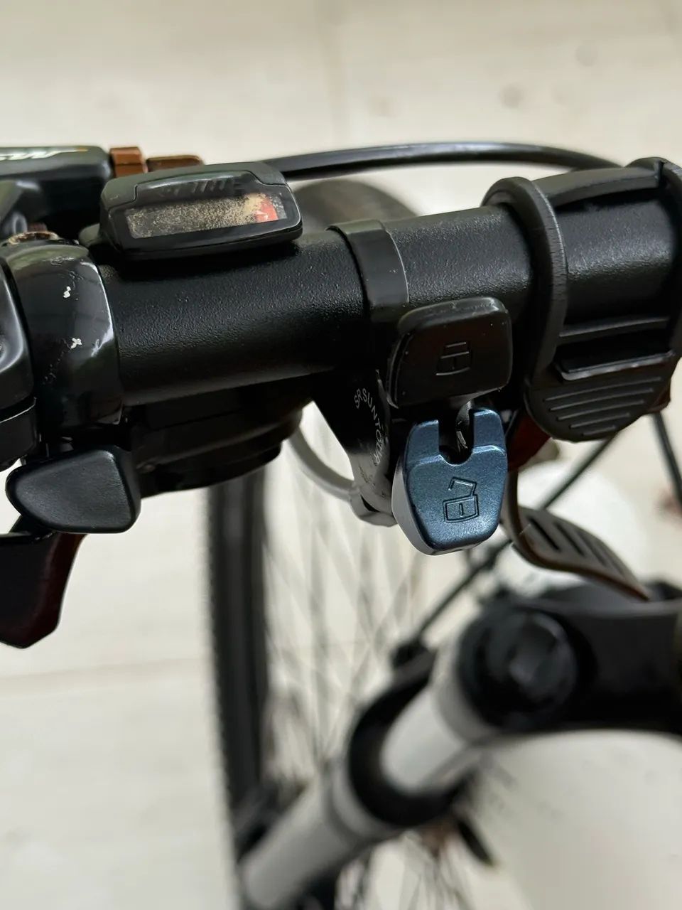 Bicicleta Rava 27v,cheia de acessórios  - Foto 6