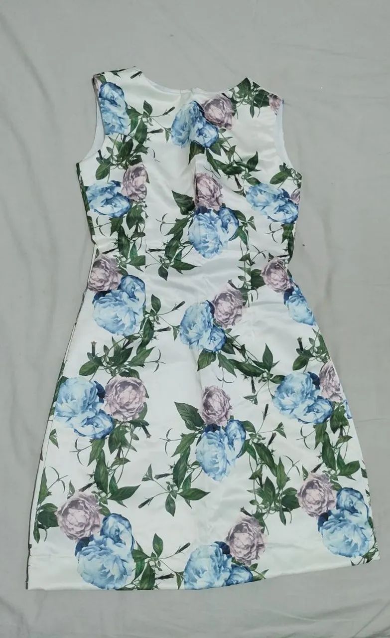 Vestido de tafetá estampado 