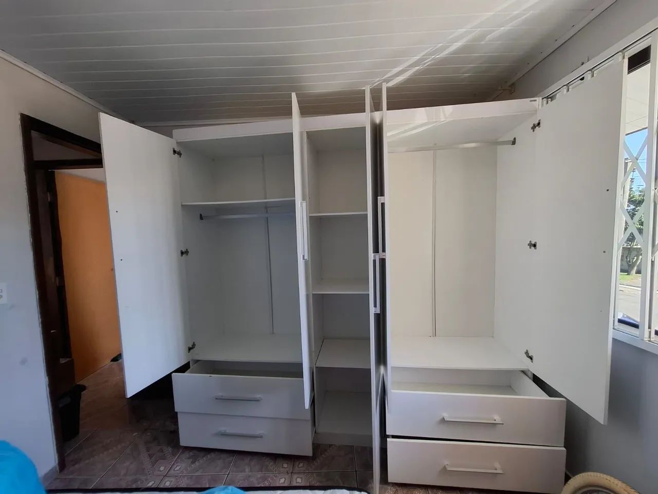 Guarda roupas branco 2,22m x 2,14m - Foto 2