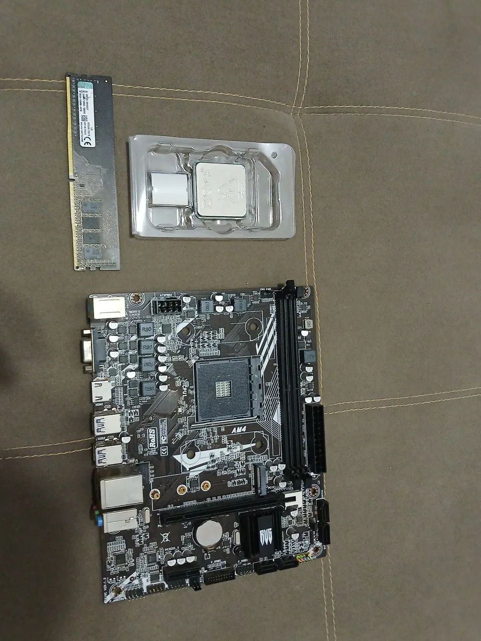 Kit processador, placa mãe e memória RAM 