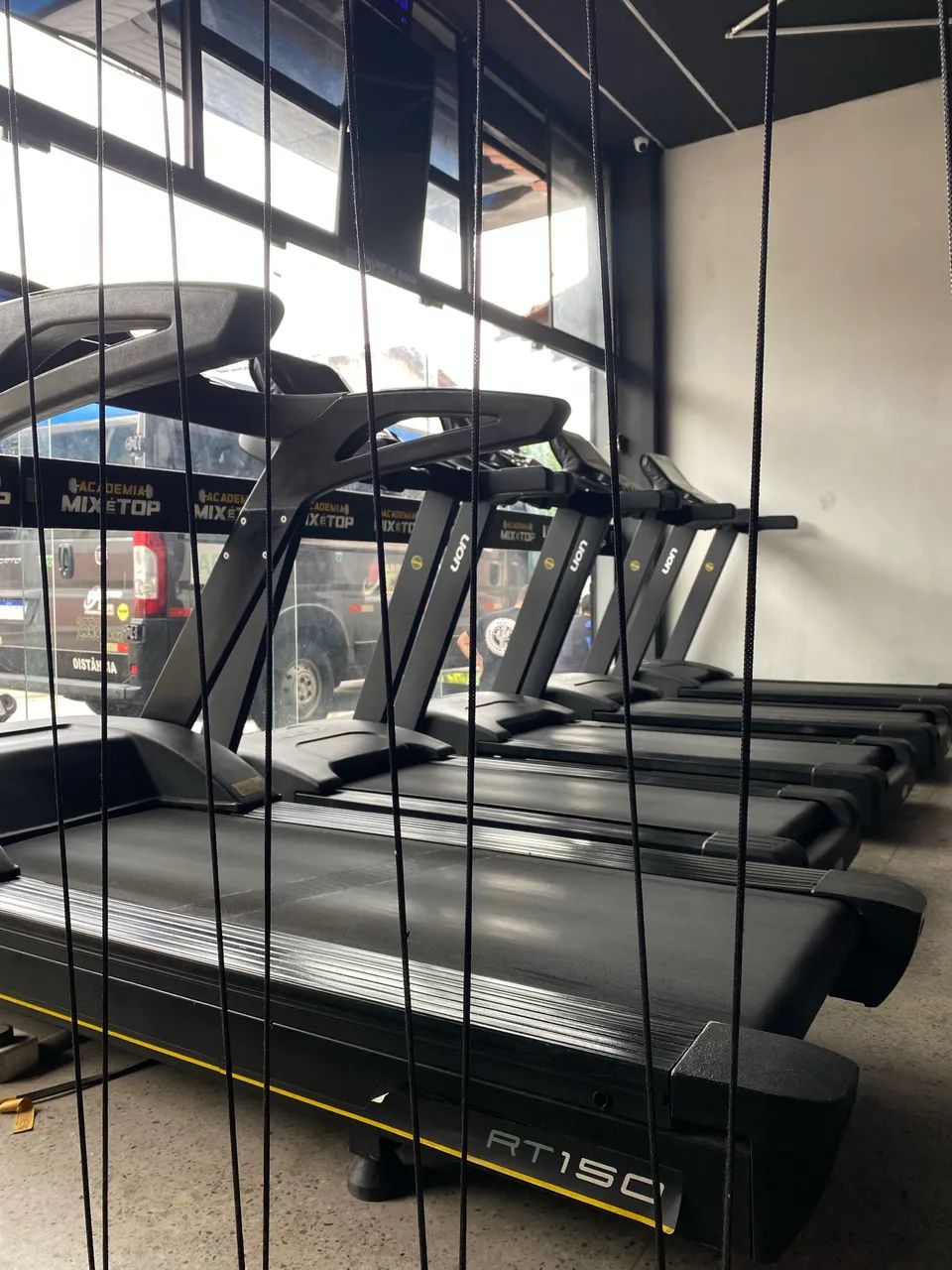 Esteira MOVEMENT RT150