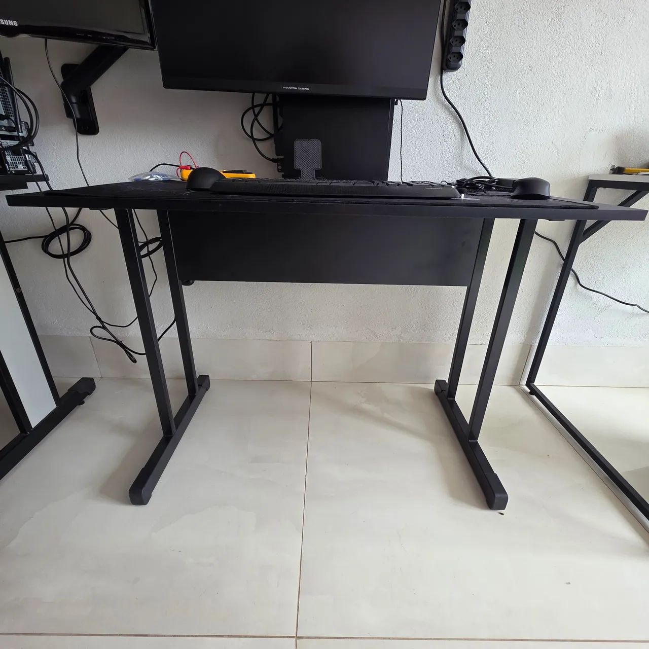 Mesa para Escritório de MDF Preta, 97cm x 55cm - Escrivaninha Mesinha Pc Gamer Notebook - Foto 3